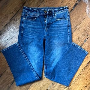 AE hi-rise tomgirl jeans